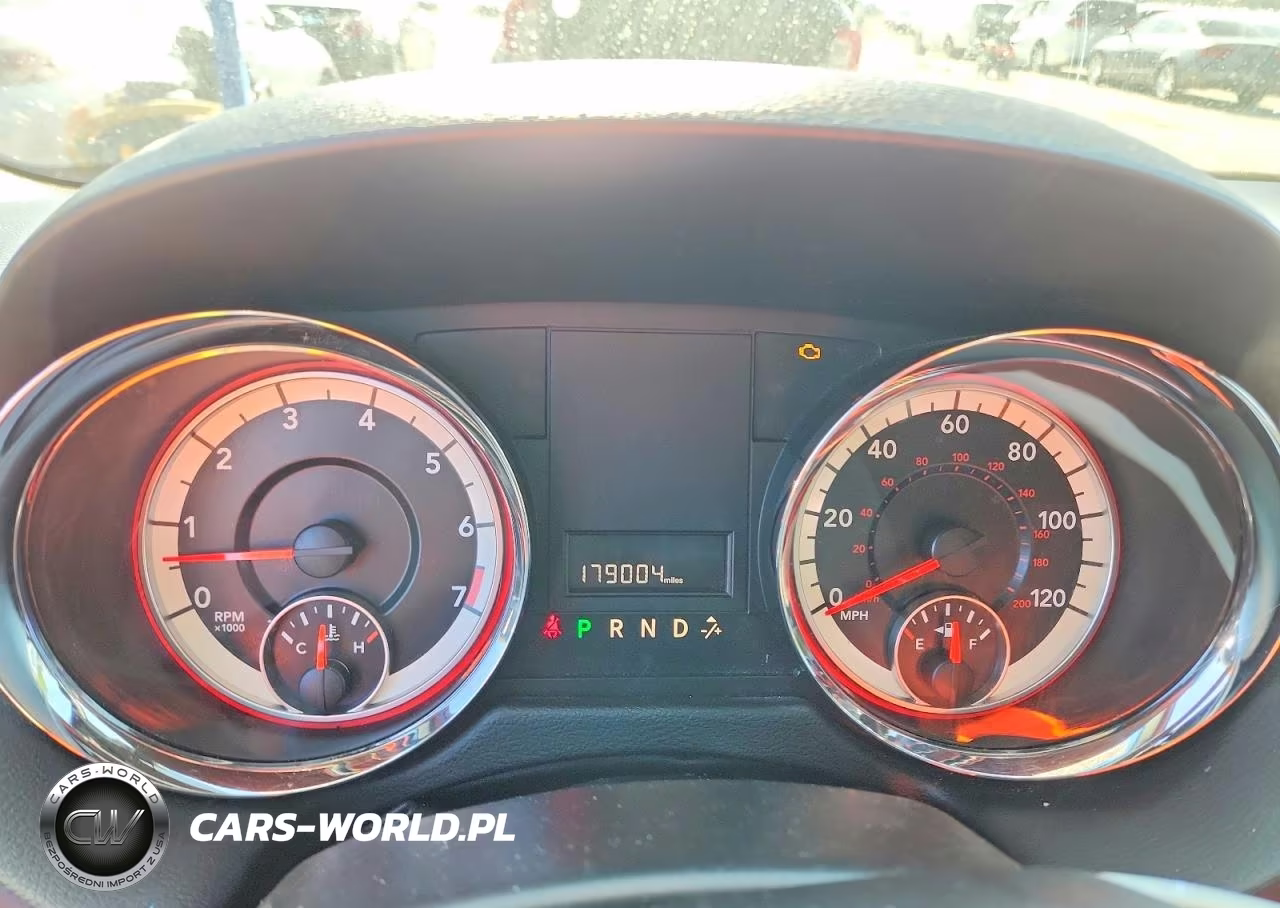 2018 Dodge Grand Caravan Sxt VIN:2C4RDGCG5JR215555 - 9