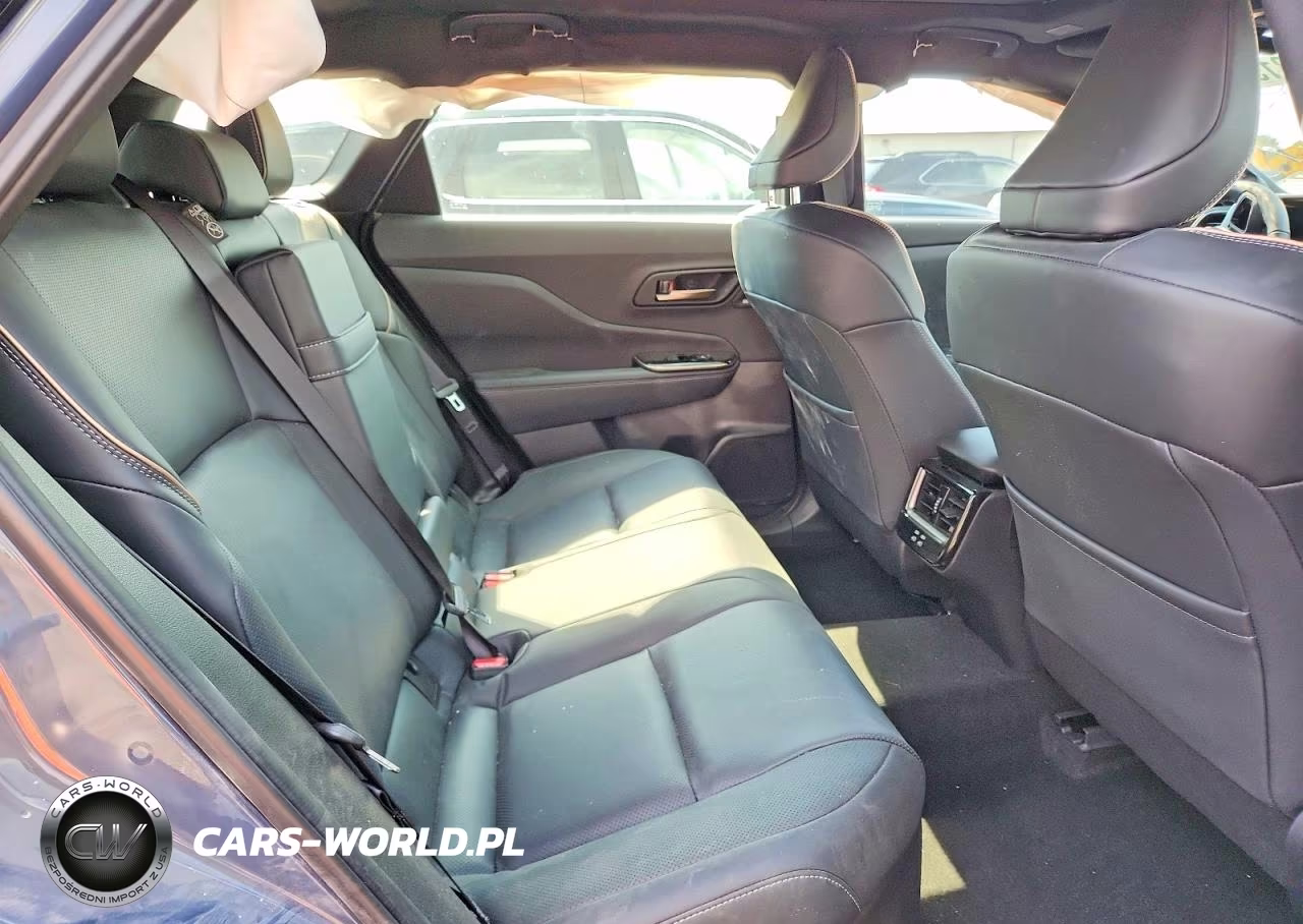 2026 Toyota Crown Signia Limited VIN:JTDACAAJ9T3046129 - 11