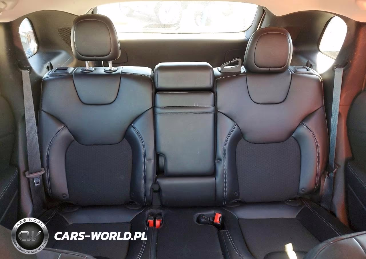 2019 Jeep Cherokee Latitude Plus VIN:1C4PJMLX6KD253721 - 10