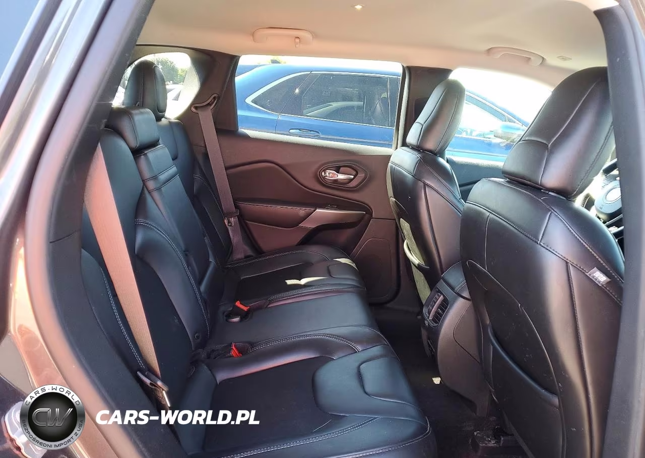 2019 Jeep Cherokee Latitude Plus VIN:1C4PJMLX6KD253721 - 11
