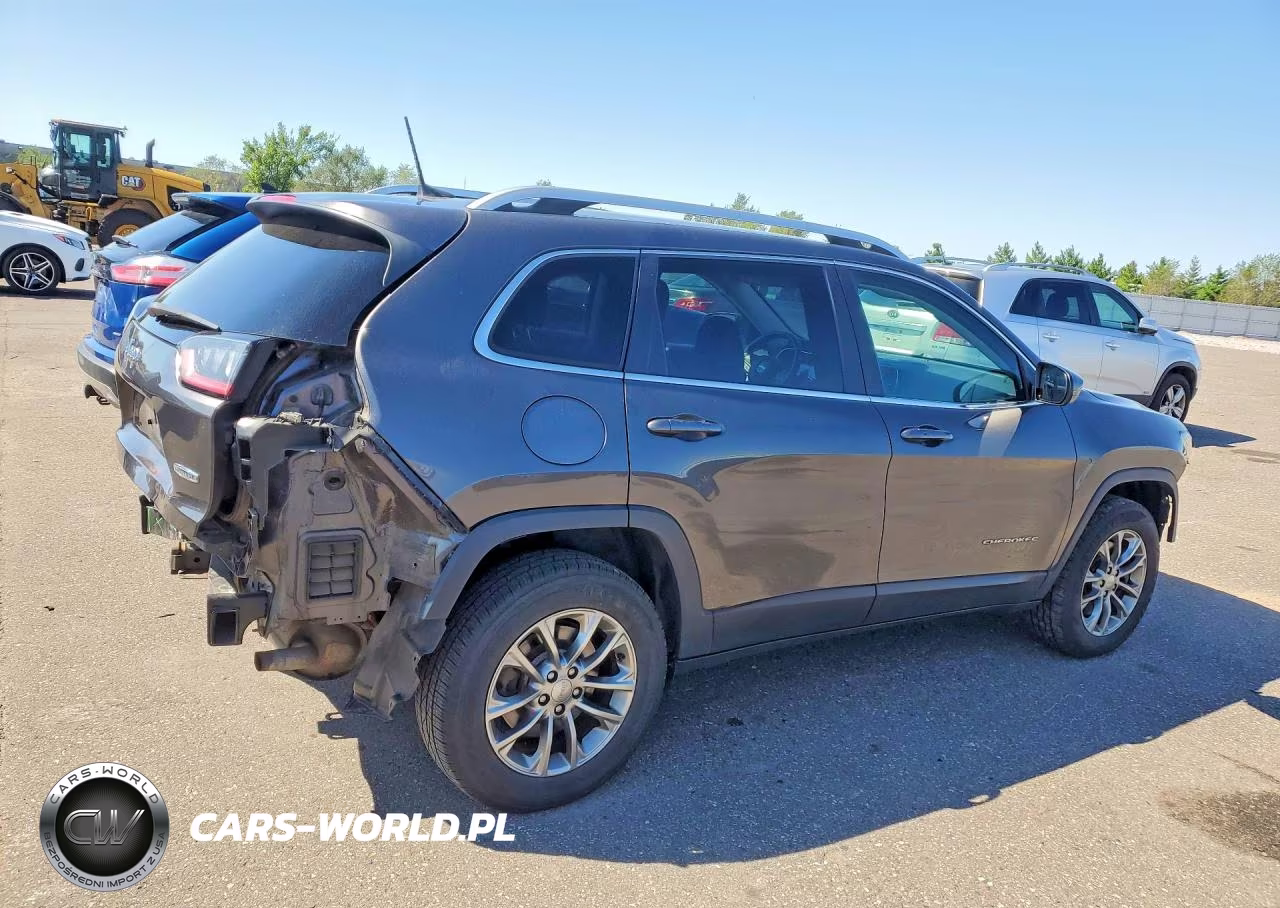 2019 Jeep Cherokee Latitude Plus VIN:1C4PJMLX6KD253721 - 3