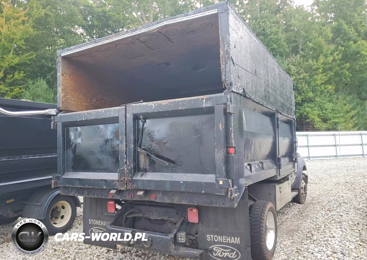 2014 Ford F550 Super Duty Chipper Truck VIN:1FDUF5HT4EEB47794 - 3