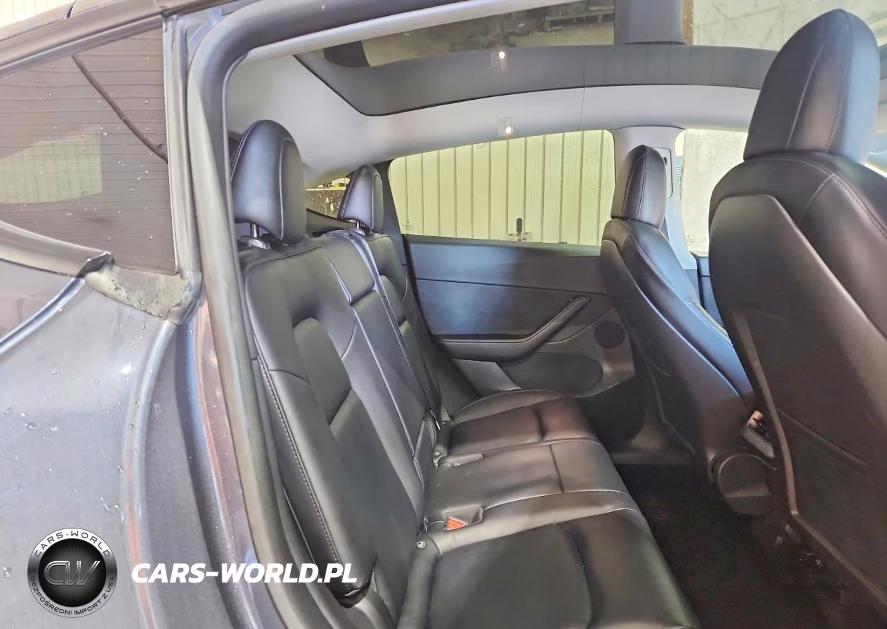 2022 Tesla Model Y VIN:7SAYGDEE2NF317185 - 10