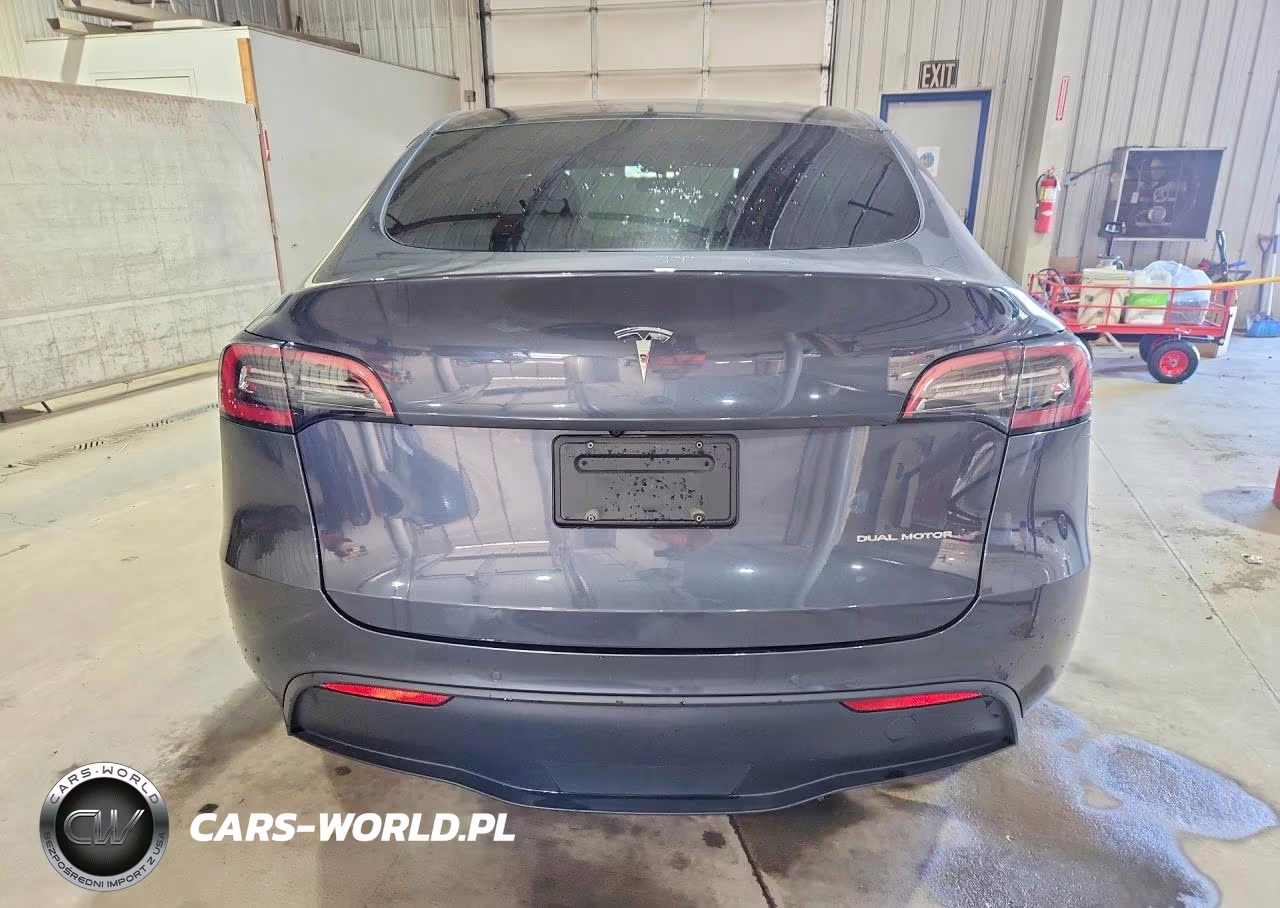 2022 Tesla Model Y VIN:7SAYGDEE2NF317185 - 6