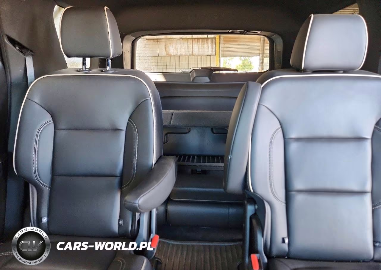 2023 Chevrolet Traverse Premier VIN:1GNERKKW6PJ208162 - 10