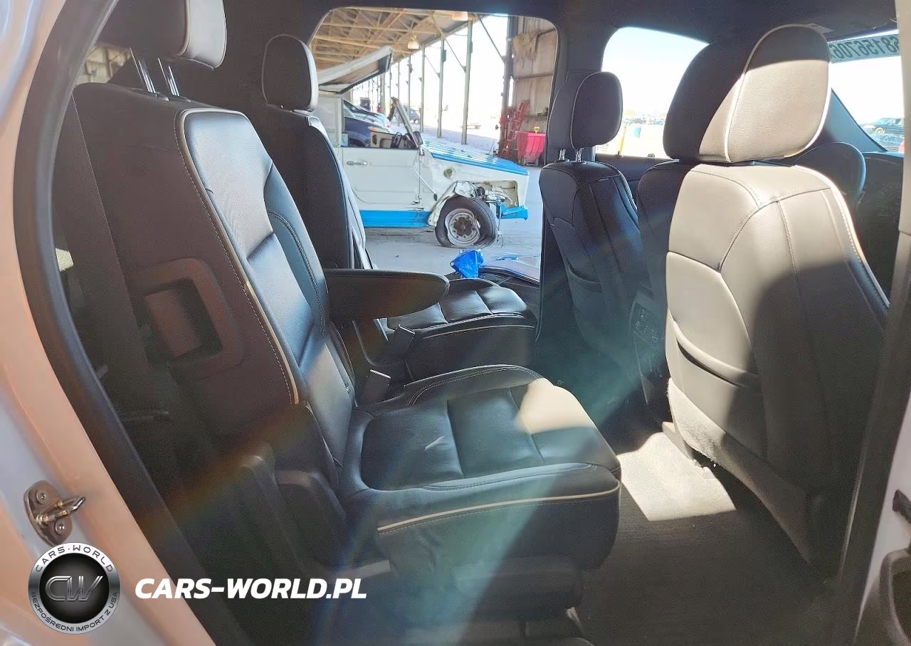 2023 Chevrolet Traverse Premier VIN:1GNERKKW6PJ208162 - 11