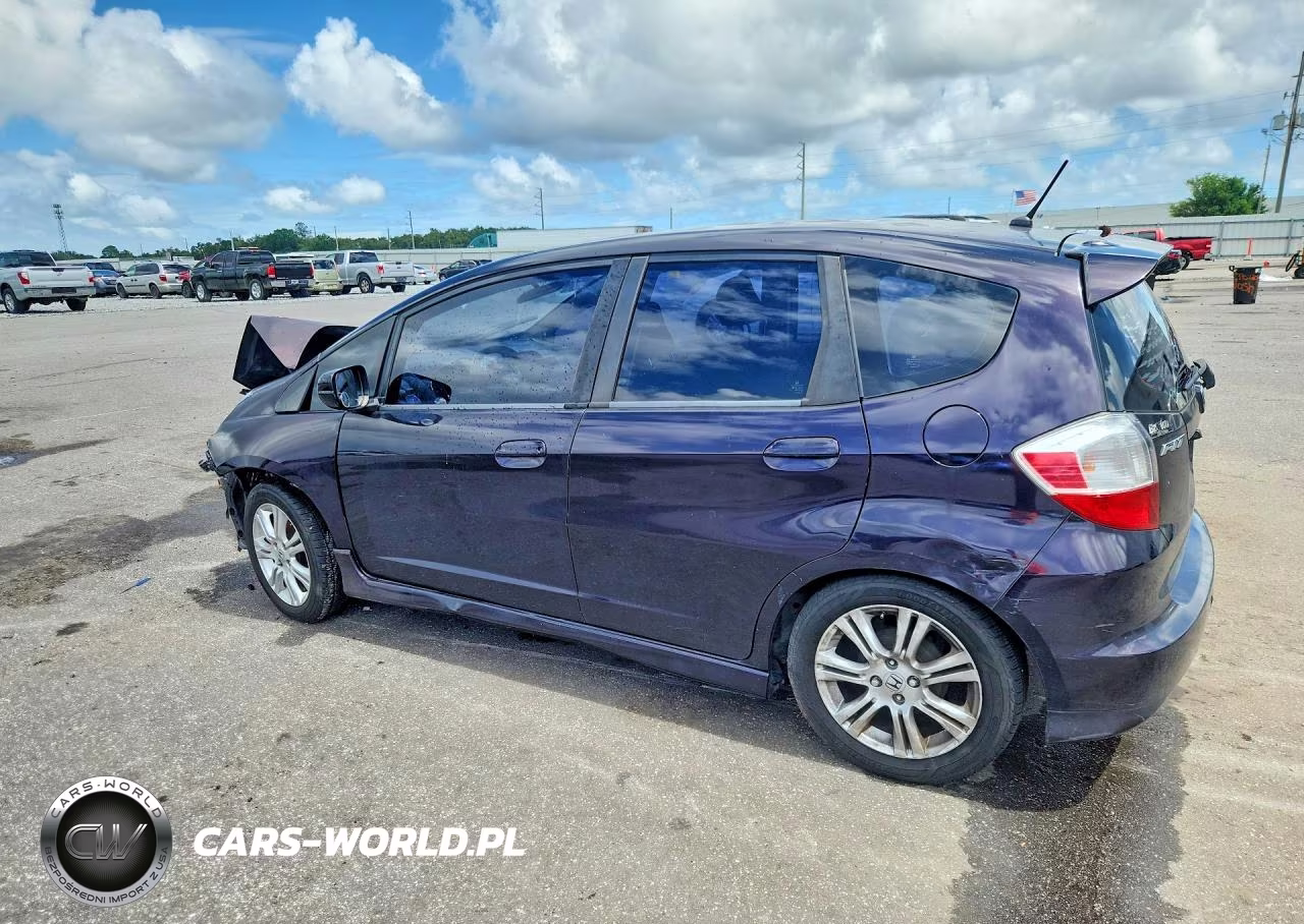 2013 Honda Fit Sport VIN:JHMGE8H6XDC075024 - 2