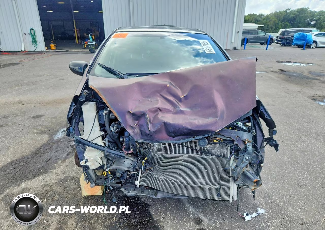 2013 Honda Fit Sport VIN:JHMGE8H6XDC075024 - 5