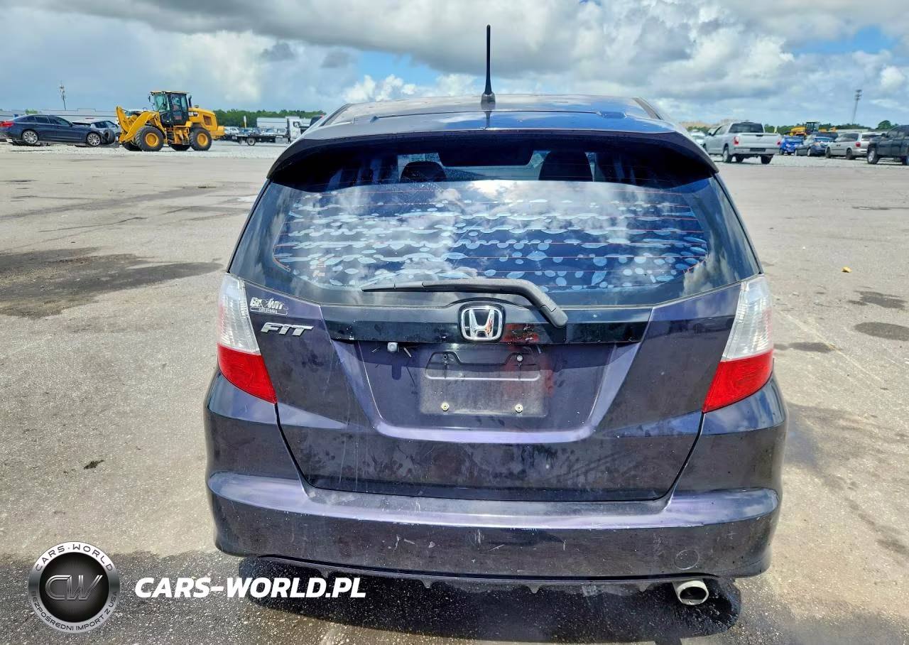 2013 Honda Fit Sport VIN:JHMGE8H6XDC075024 - 6