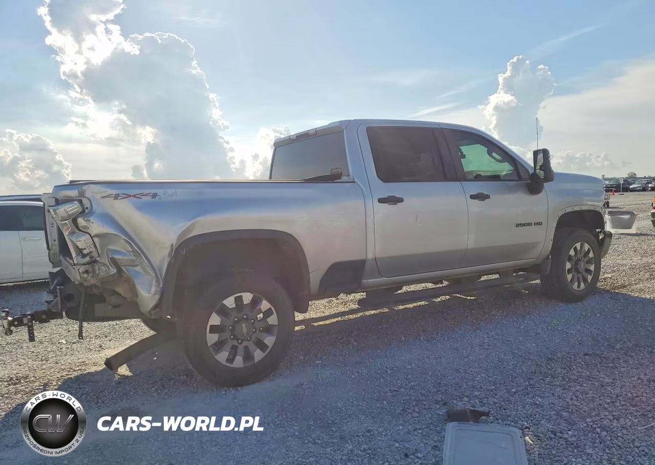 2022 Chevrolet Silverado K2500 Custom VIN:1GC4YME79NF226310 - 3