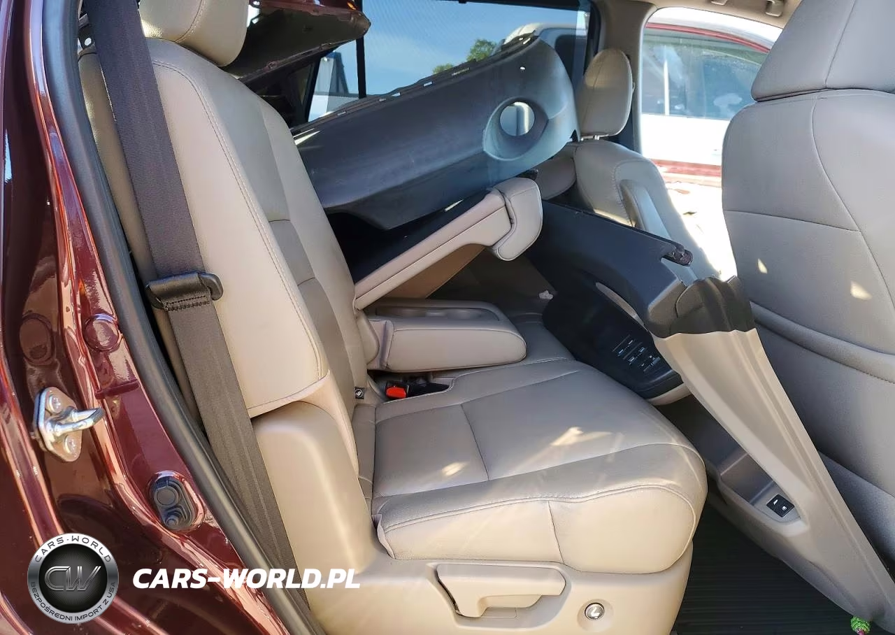 2017 Honda Pilot Touring VIN:5FNYF6H92HB018925 - 10