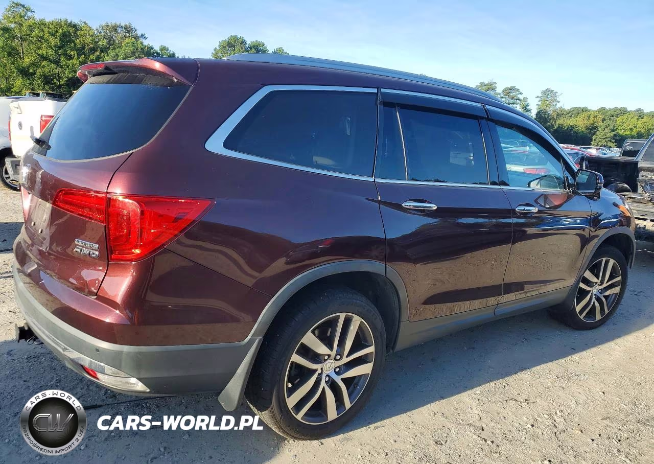 2017 Honda Pilot Touring VIN:5FNYF6H92HB018925 - 3