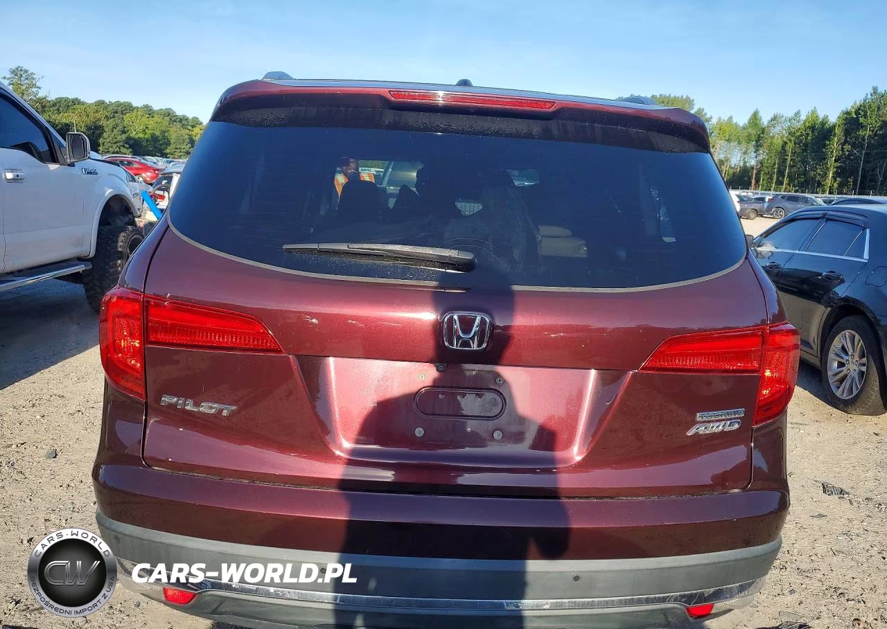 2017 Honda Pilot Touring VIN:5FNYF6H92HB018925 - 6