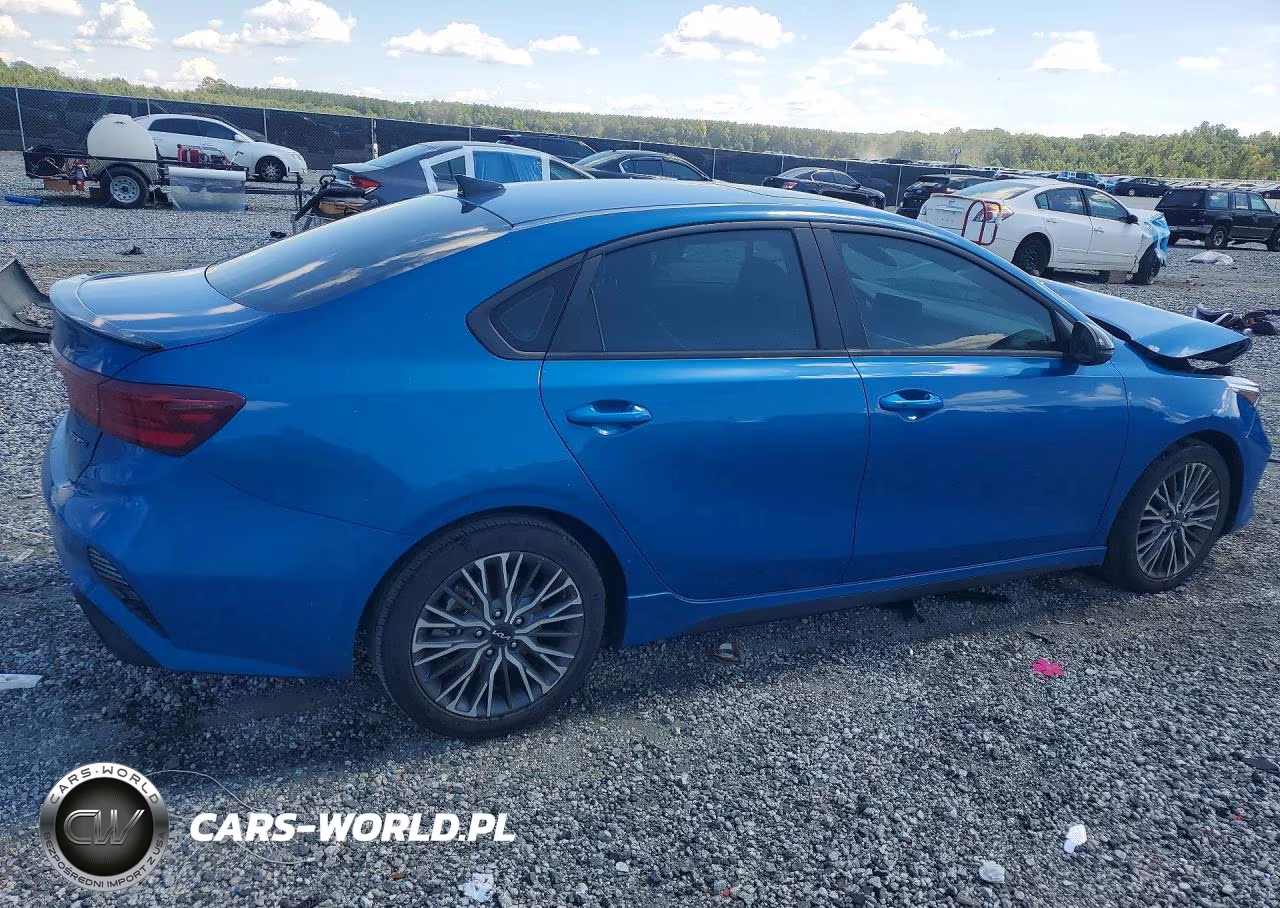 2023 Kia Forte Gt Line VIN:3KPF54AD1PE612102 - 3