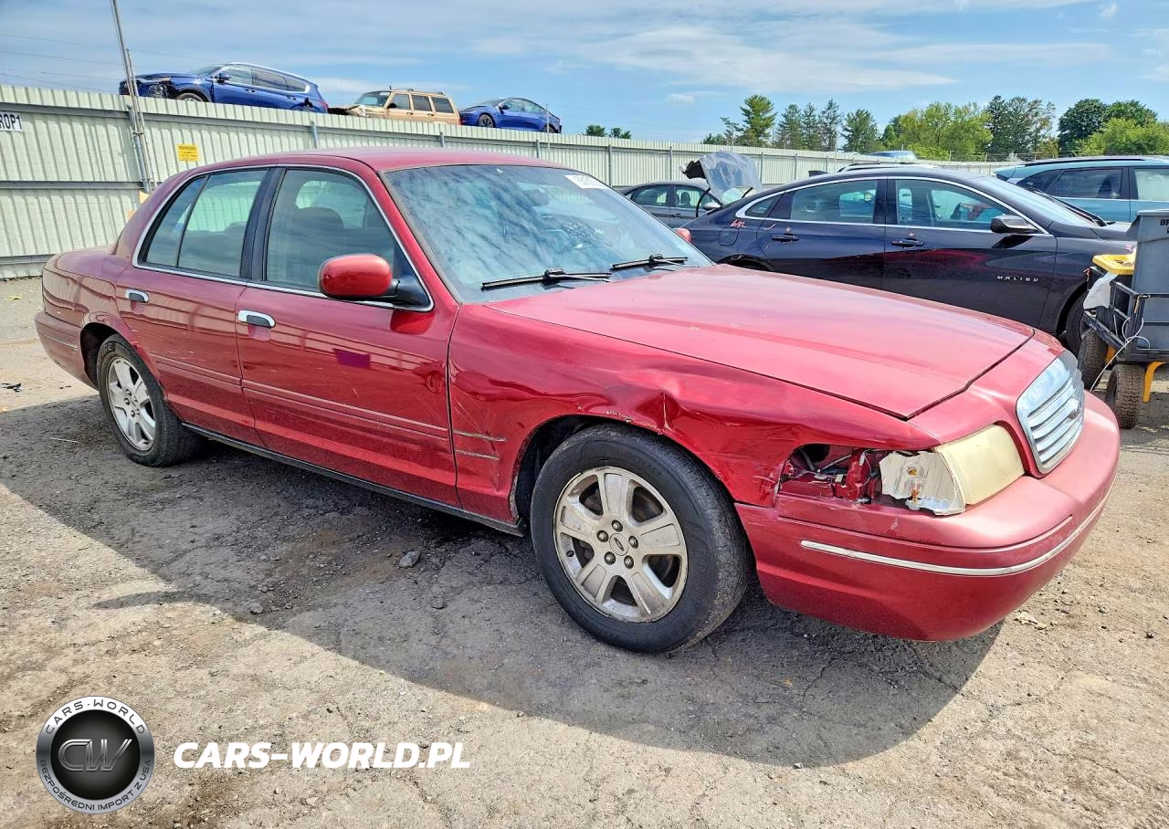 2003 Ford Crown Victoria VIN:2FAFP73W73X153887 - 4