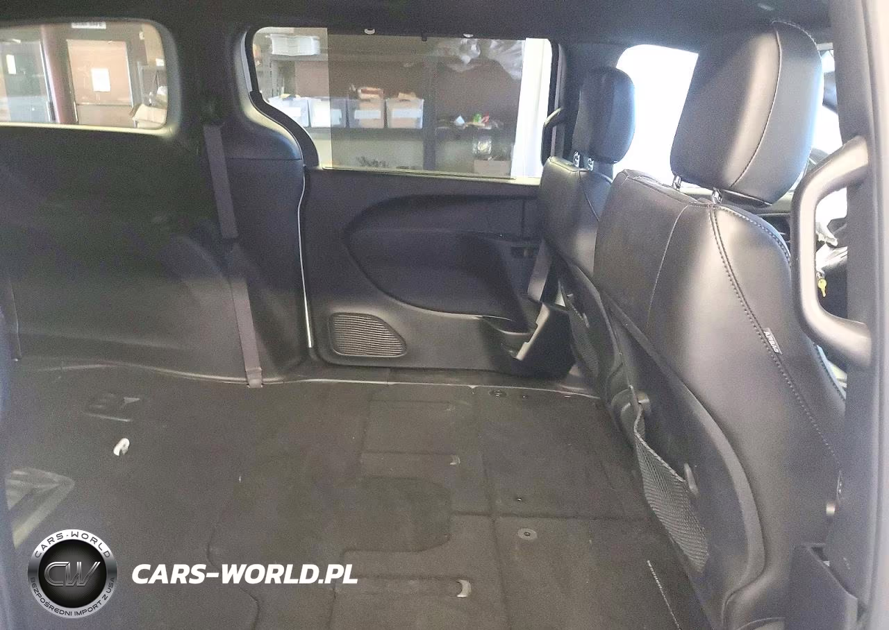 2025 Chrysler Voyager Lx VIN:2C4RC1CG0SR534993 - 11