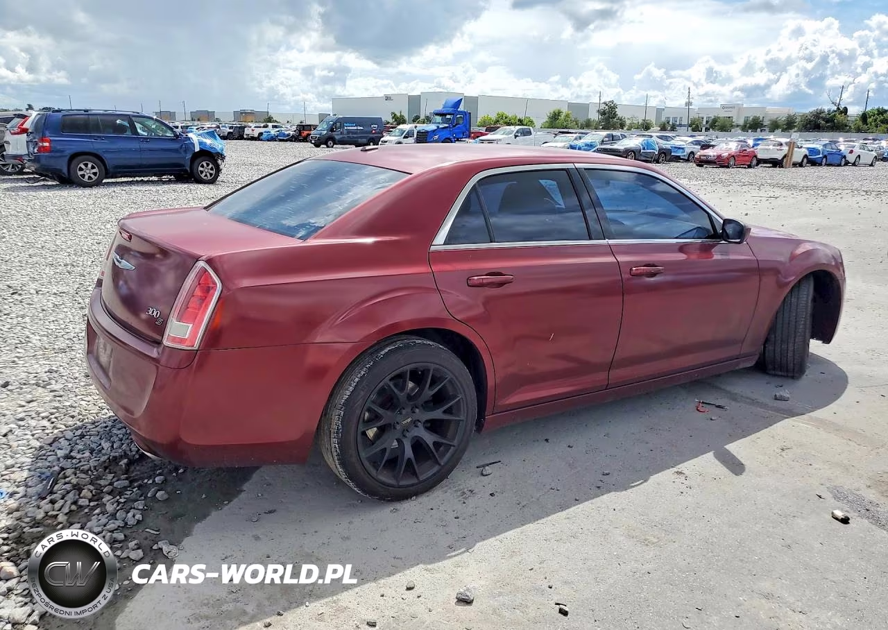 2013 Chrysler 300 S VIN:2C3CCABG5DH708111 - 3