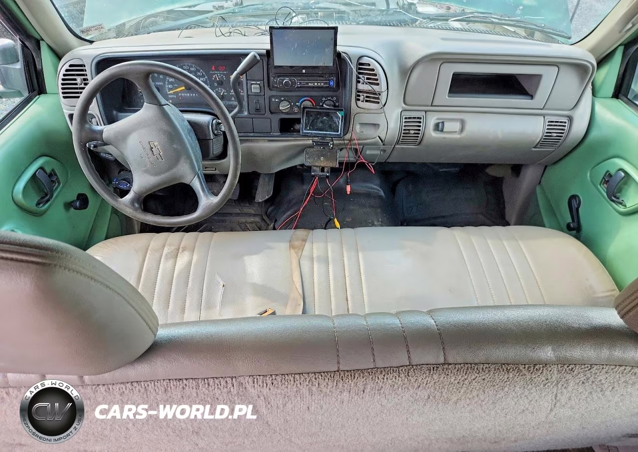 1999 Chevrolet Gmt-400 C3500 VIN:1GCHC33J0XF082481 - 8