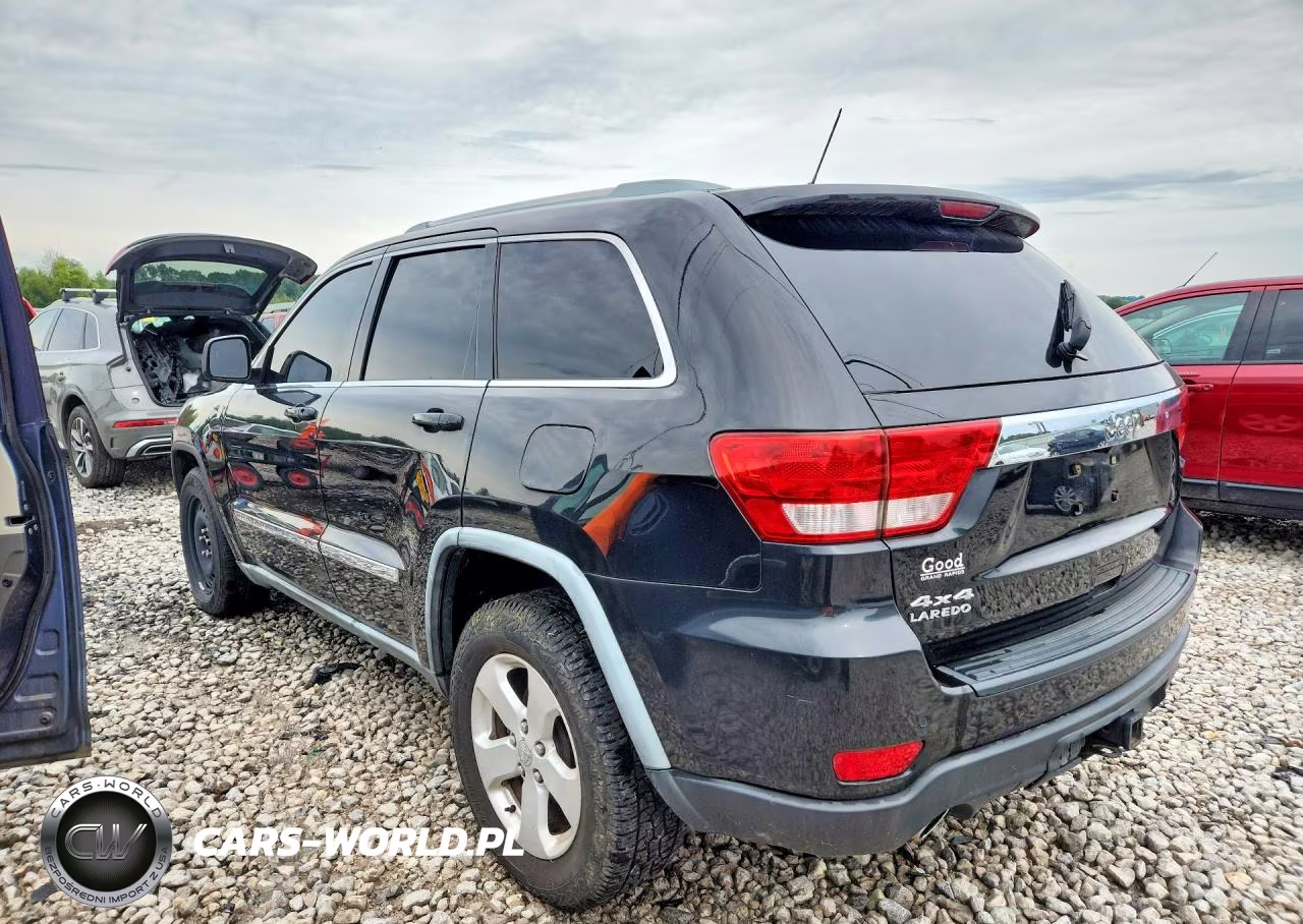 2011 Jeep Grand Cherokee Laredo VIN:1J4RR4GT5BC544557 - 2