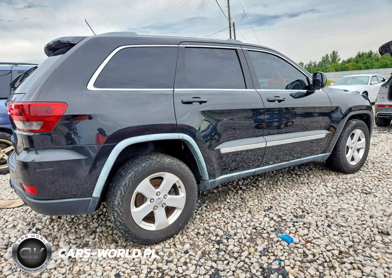2011 Jeep Grand Cherokee Laredo VIN:1J4RR4GT5BC544557 - 3