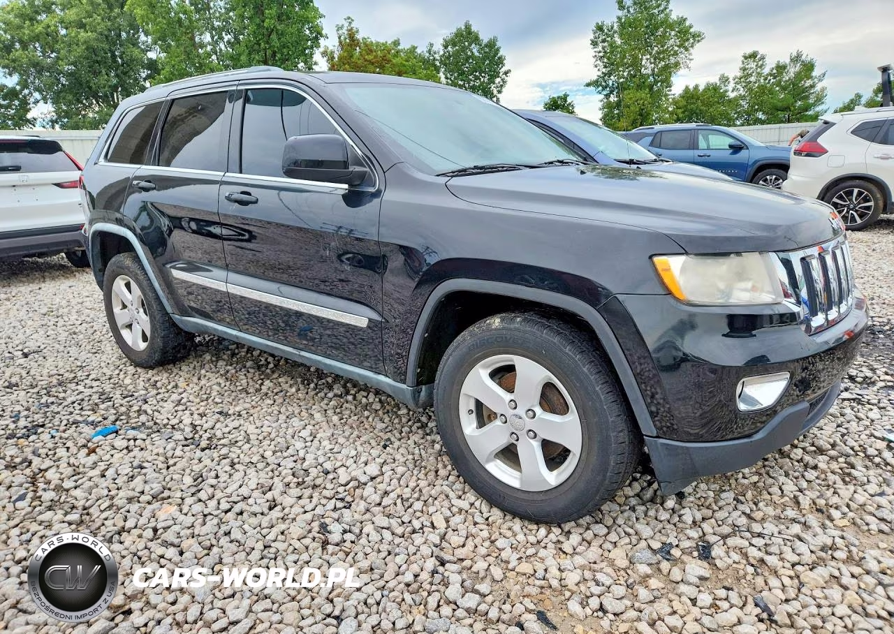 2011 Jeep Grand Cherokee Laredo VIN:1J4RR4GT5BC544557 - 4