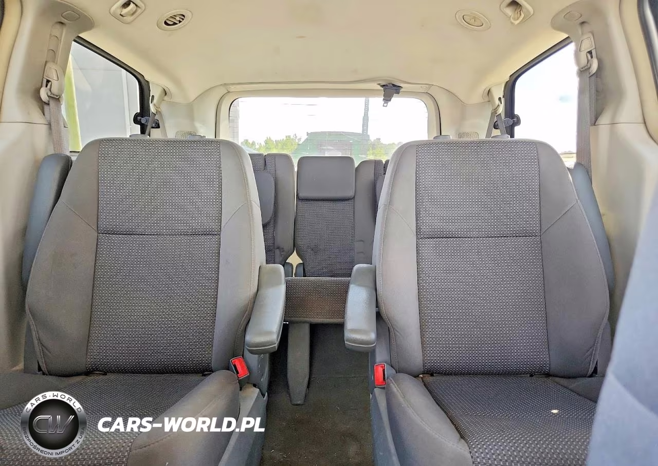 2011 Volkswagen Routan S VIN:2V4RW4DG8BR642338 - 10
