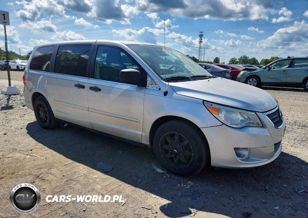 2011 Volkswagen Routan S VIN:2V4RW4DG8BR642338 - 4