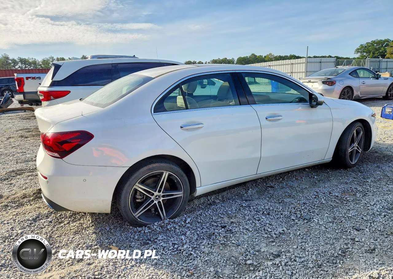 2020 Mercedes-Benz A 220 VIN:W1K3G4EB5LJ237761 - 3