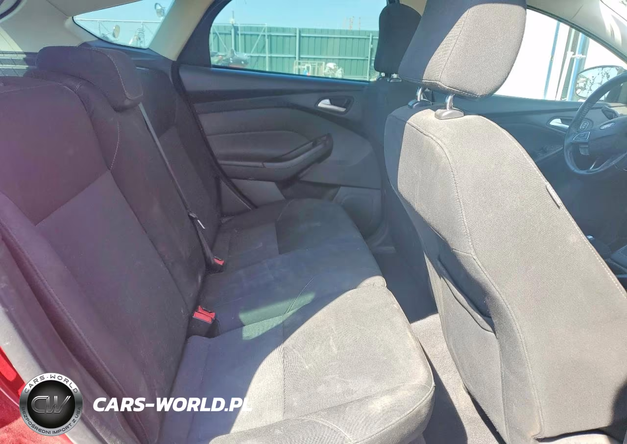2015 Ford Focus Se VIN:1FADP3K28FL281474 - 10