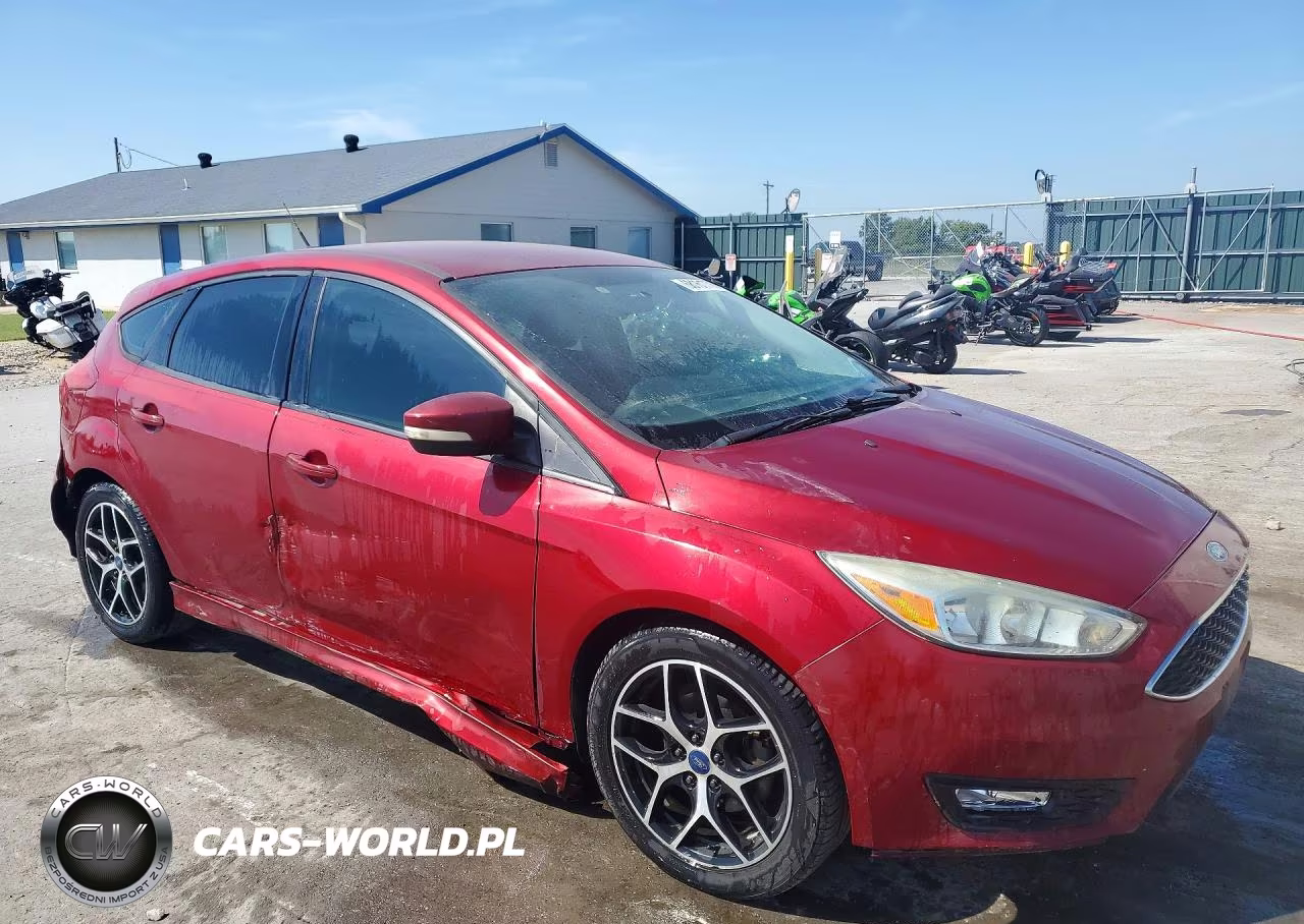 2015 Ford Focus Se VIN:1FADP3K28FL281474 - 4