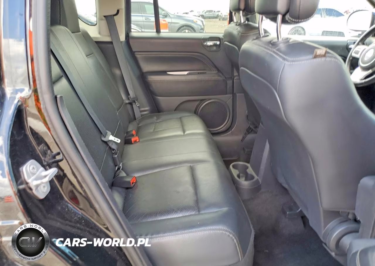2015 Jeep Compass Latitude VIN:1C4NJCEA8FD164846 - 10