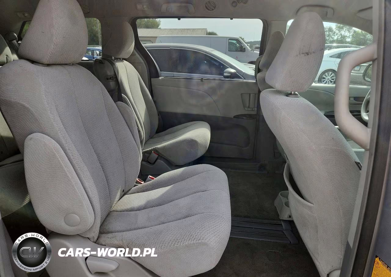 2011 Toyota Sienna VIN:5TDKK3DC2BS111481 - 11