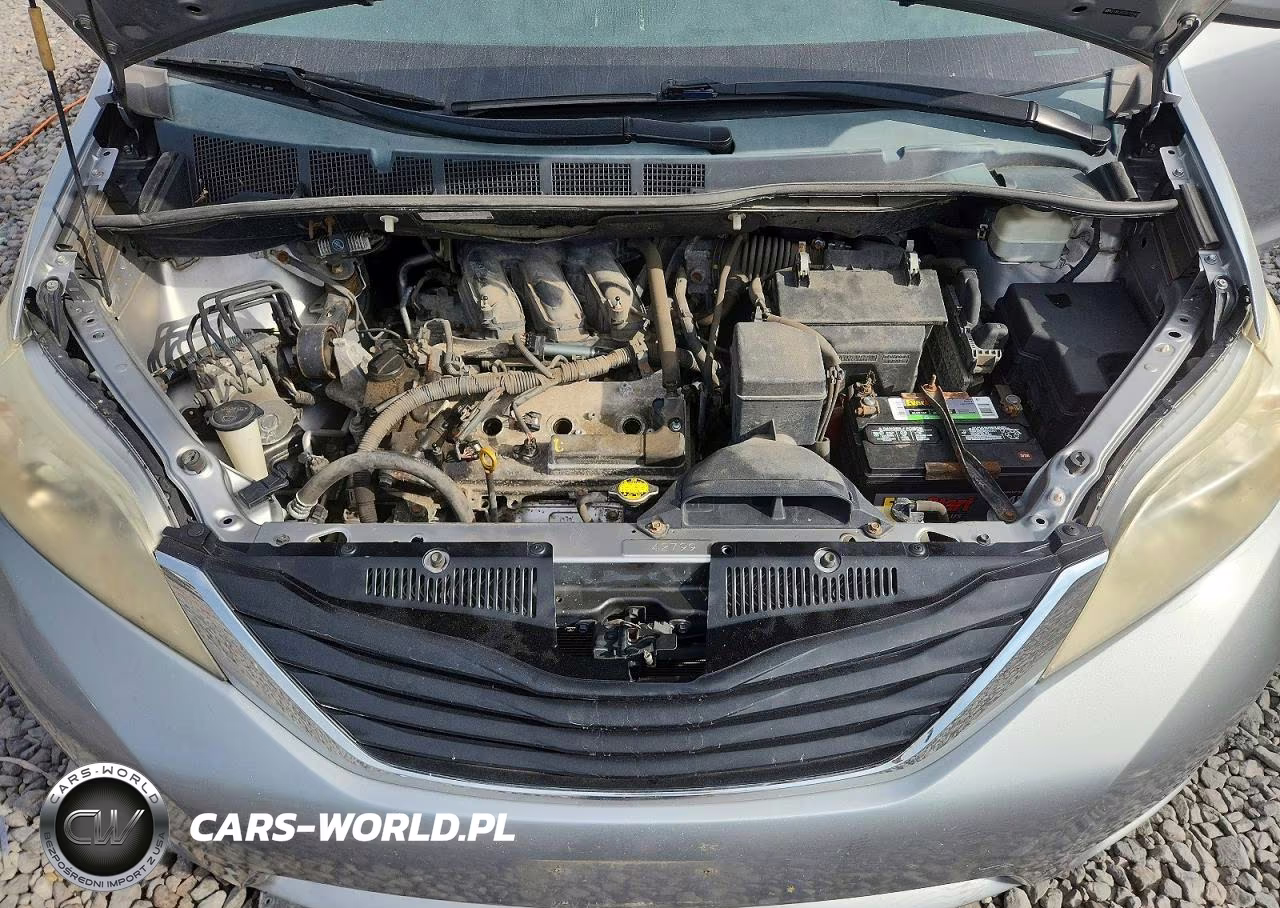 2011 Toyota Sienna VIN:5TDKK3DC2BS111481 - 12