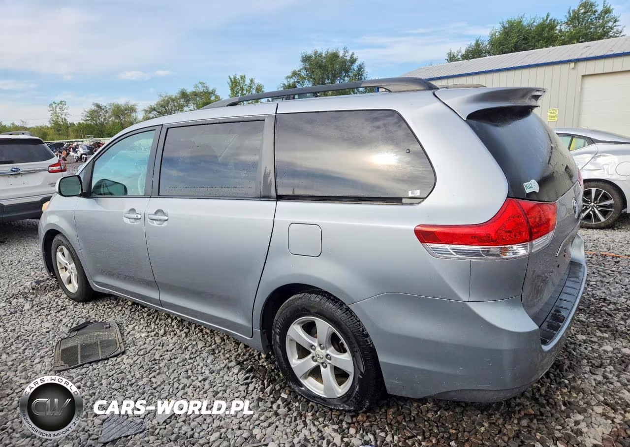 2011 Toyota Sienna VIN:5TDKK3DC2BS111481 - 2
