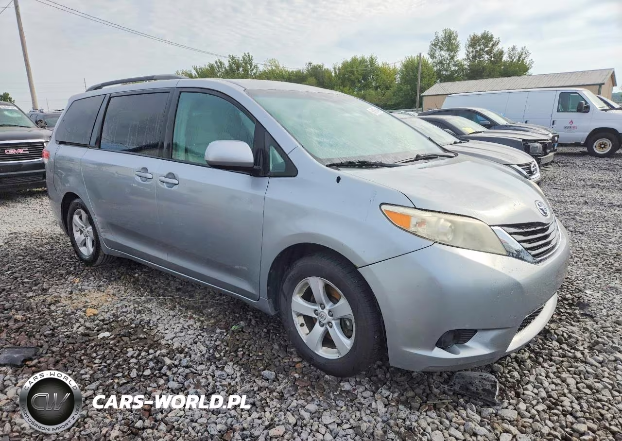 2011 Toyota Sienna VIN:5TDKK3DC2BS111481 - 4