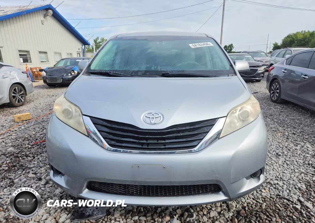 2011 Toyota Sienna VIN:5TDKK3DC2BS111481 - 5