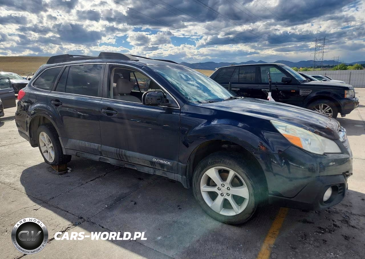 2013 Subaru Outback 2.5I Premium VIN:4S4BRCCC3D3293902 - 4