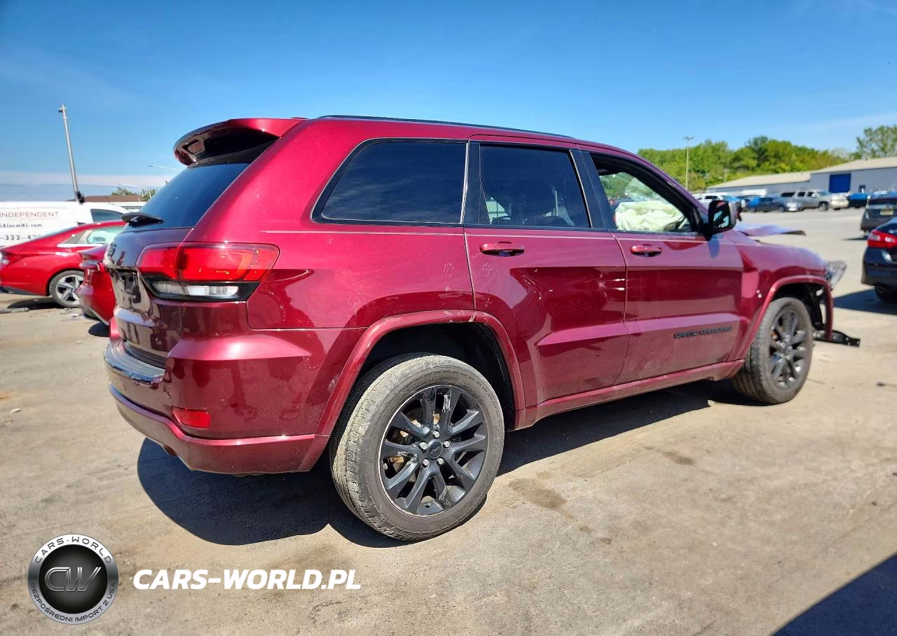 2017 Jeep Grand Cherokee Laredo VIN:1C4RJFAG3HC749761 - 3