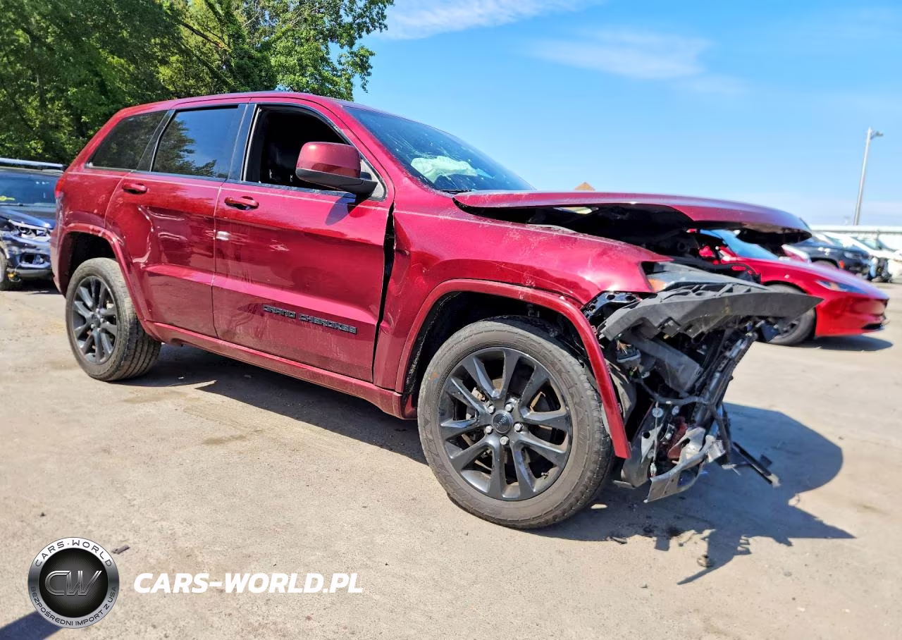 2017 Jeep Grand Cherokee Laredo VIN:1C4RJFAG3HC749761 - 4