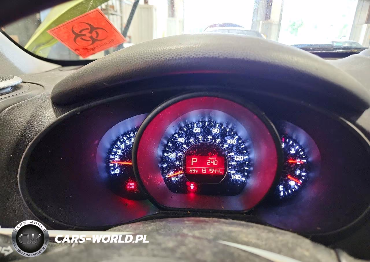 2015 Kia Soul + VIN:KNDJP3A5XF7794114 - 9