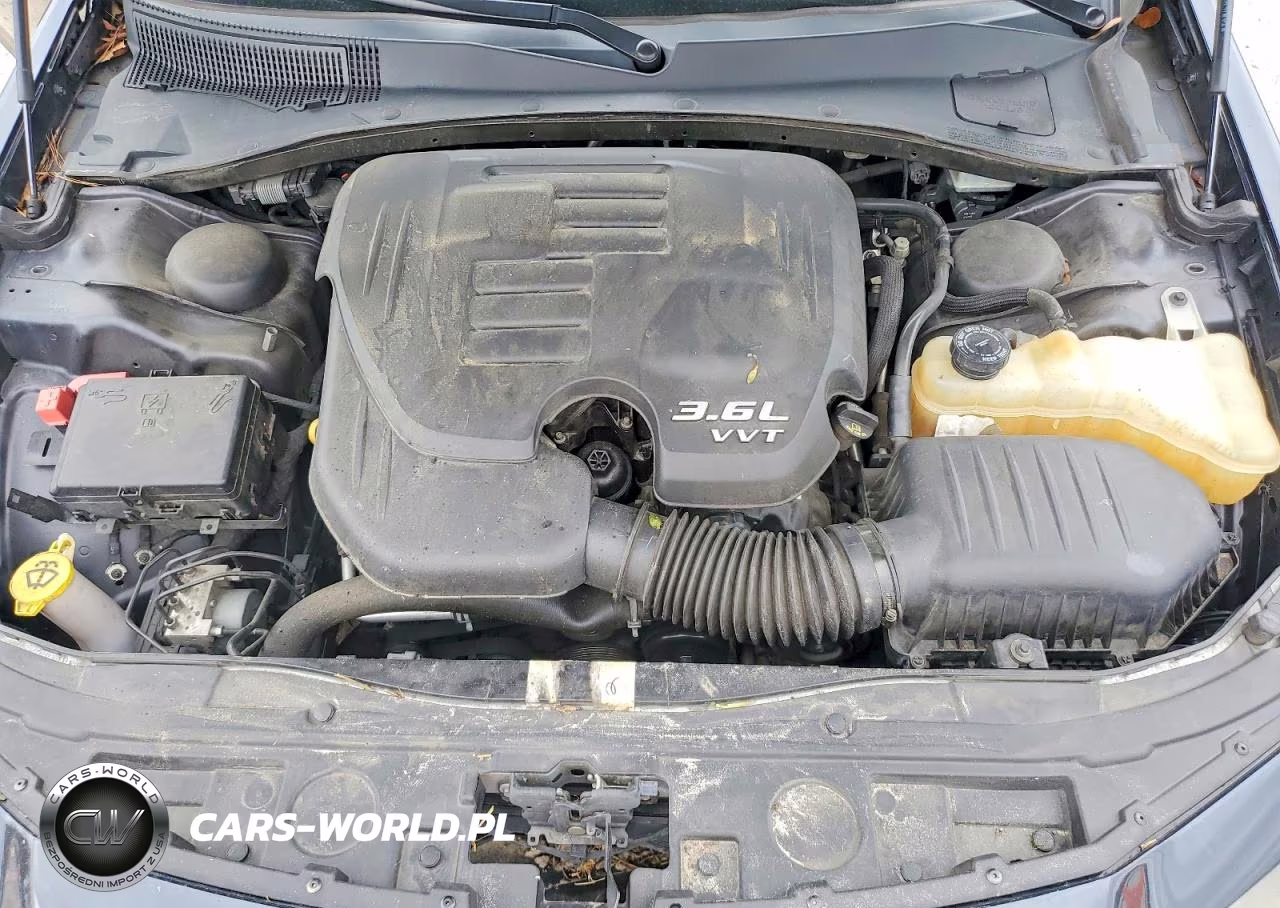 2019 Chrysler 300 Touring VIN:2C3CCAAG5KH565157 - 11