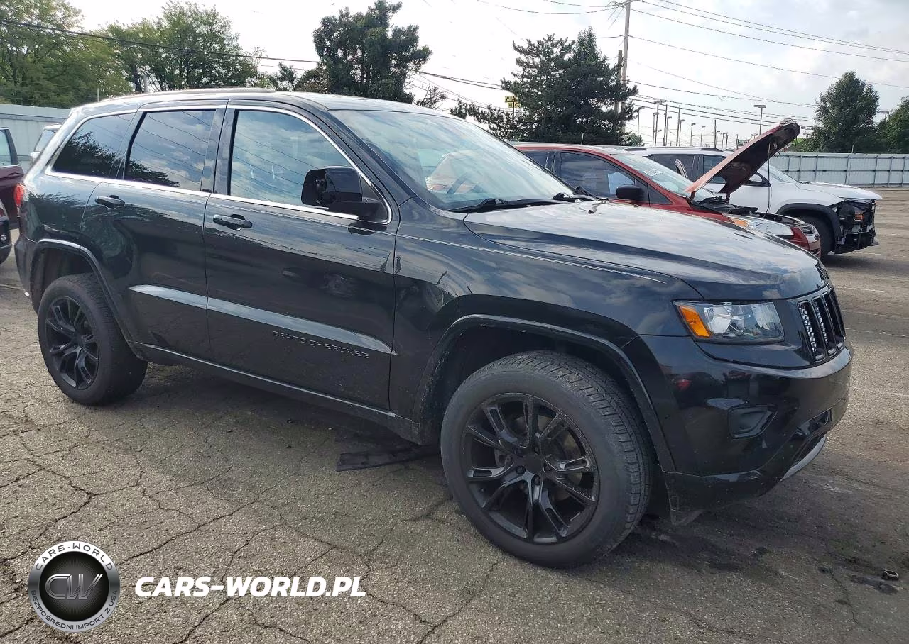 2015 Jeep Grand Cherokee Laredo VIN:1C4RJFAG0FC747074 - 4