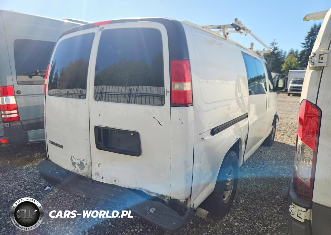 2007 Chevrolet Express G3500 VIN:1GCHG35U671175028 - 3