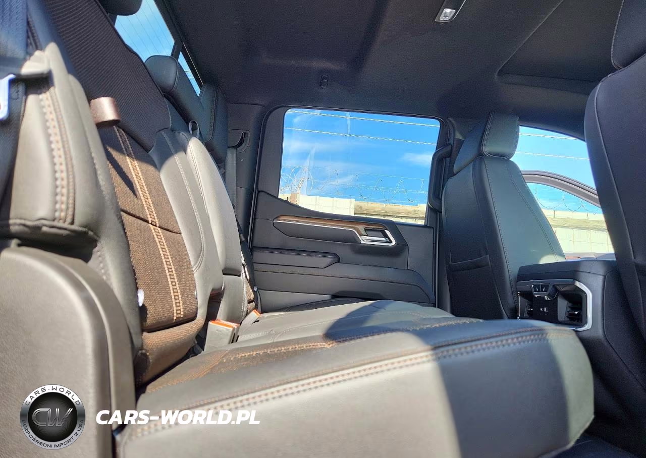 2026 Chevrolet Silverado K1500 High Country VIN:1GCUKJEL4TZ228118 - 10