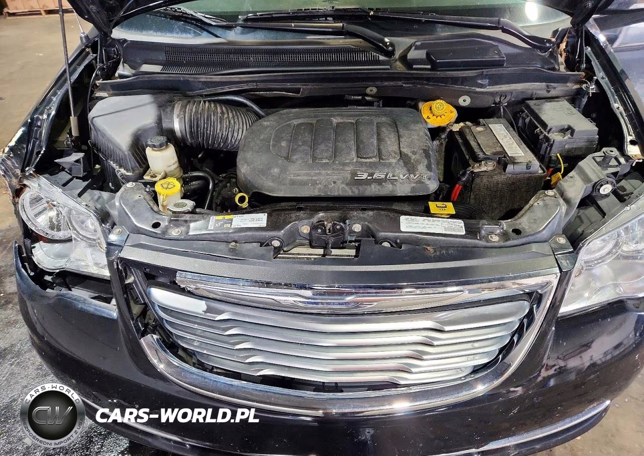 2015 Chrysler Town & Country Touring L VIN:2C4RC1CG7FR743461 - 11
