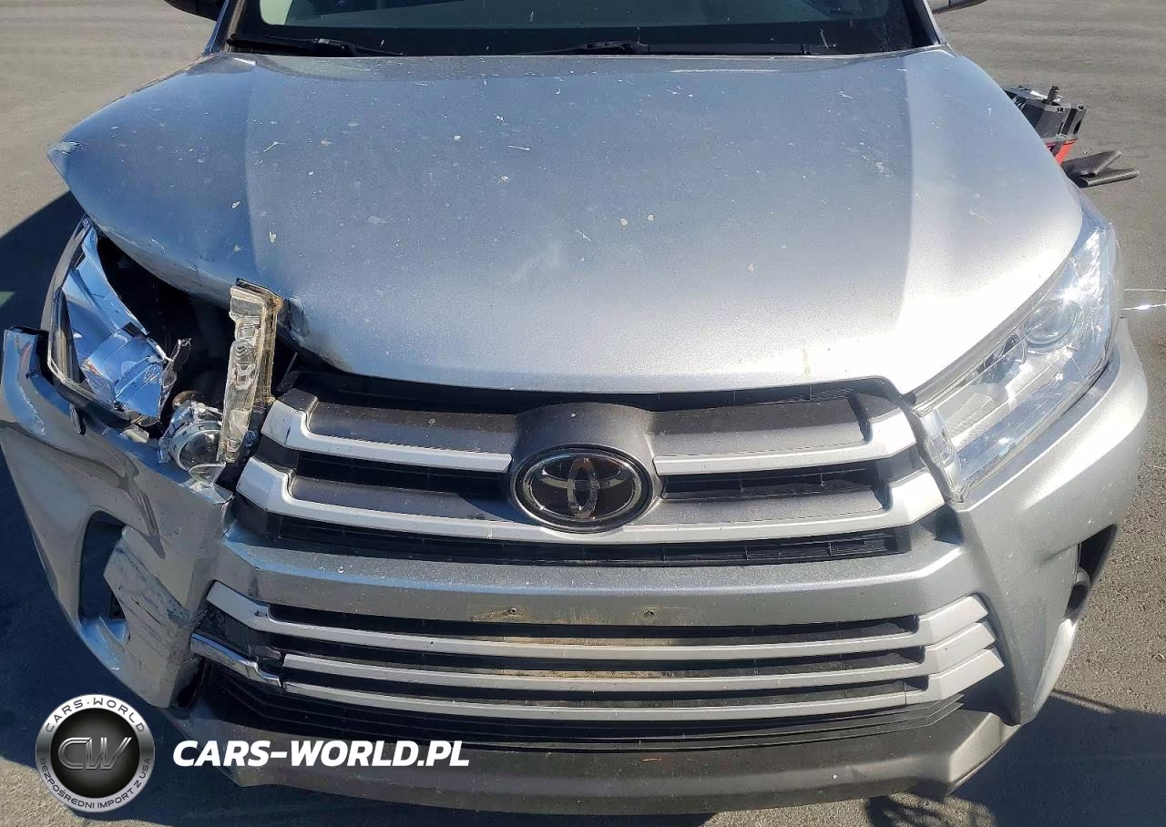 2018 Toyota Highlander Le VIN:5TDZZRFH0JS248021 - 11