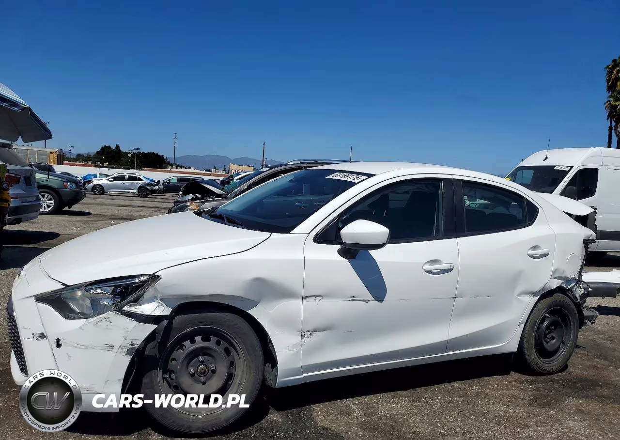 2019 Toyota Yaris L VIN:3MYDLBYV0KY502117 - 1