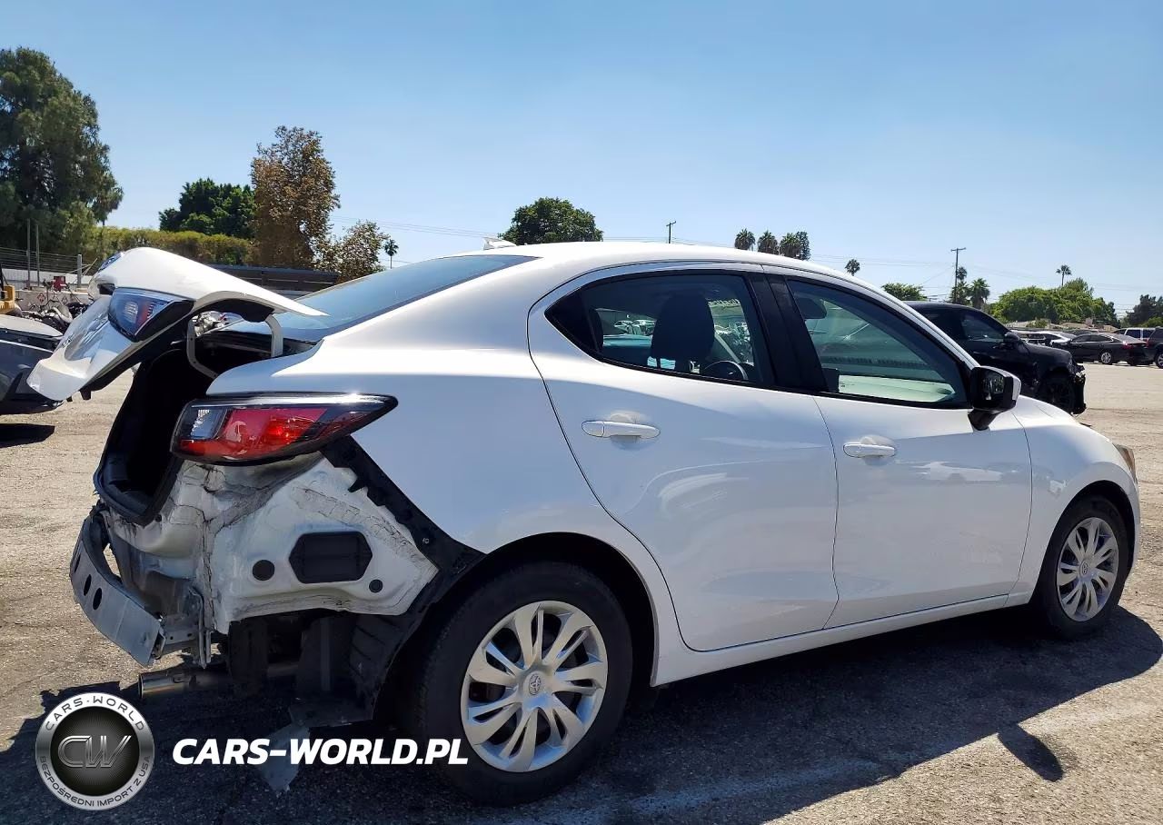 2019 Toyota Yaris L VIN:3MYDLBYV0KY502117 - 3