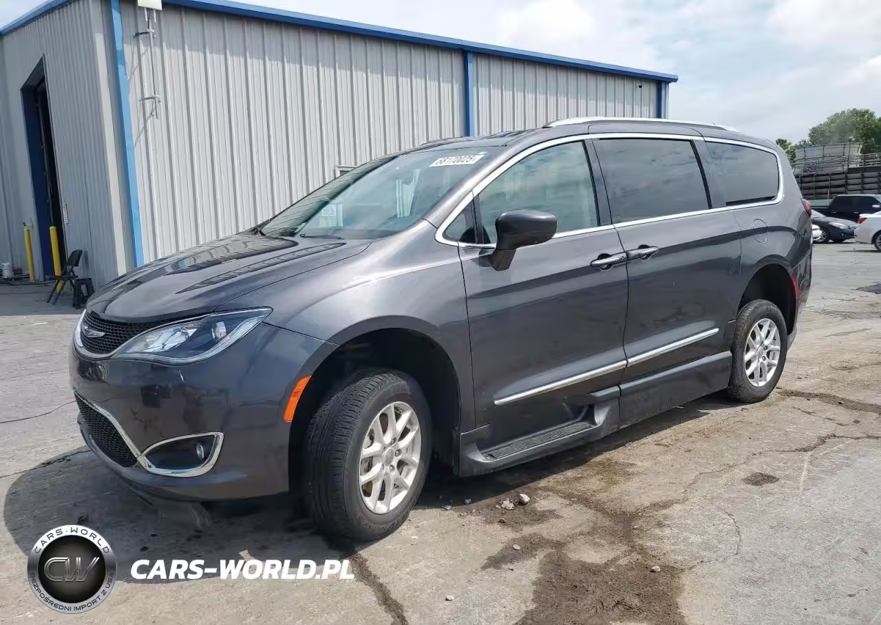 2020 Chrysler Pacifica Touring L