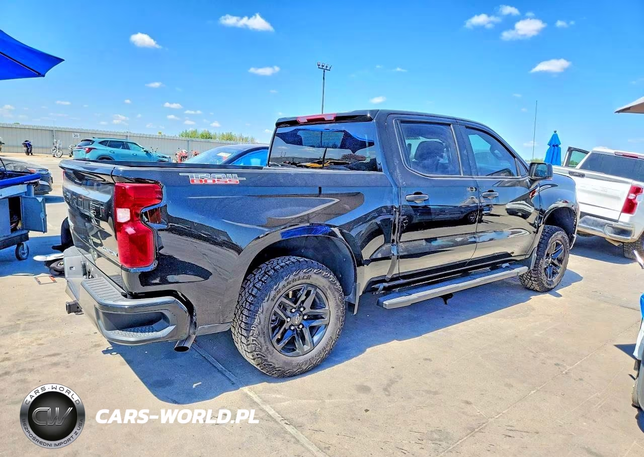 2026 Chevrolet Silverado K1500 Trail Boss Custom VIN:3GCPKCEK3TG190185 - 3